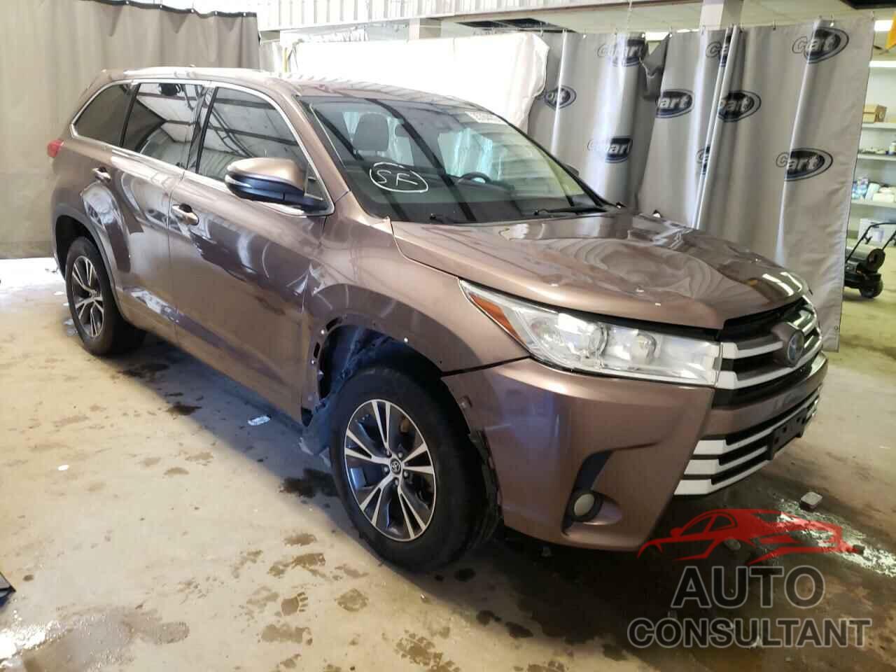 TOYOTA HIGHLANDER 2018 - 5TDZZRFH3JS235652