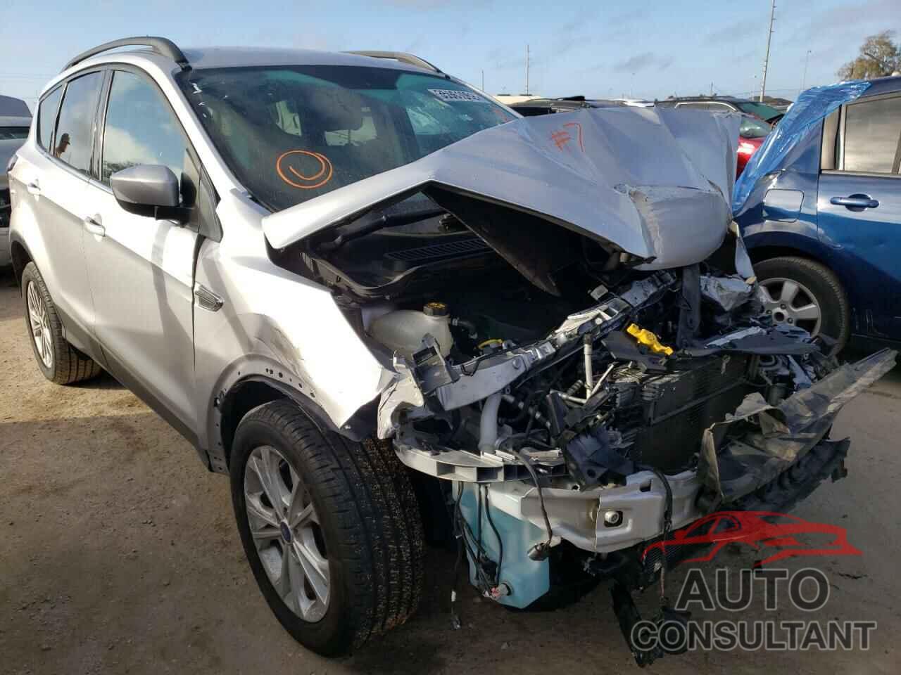 FORD ESCAPE 2017 - 1FMCU0GD3HUC98554