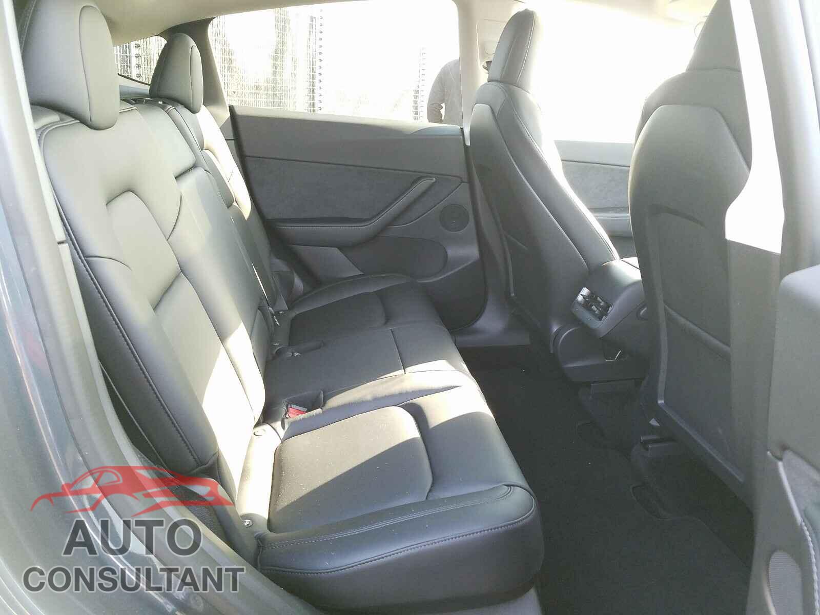TESLA MODEL Y 2021 - 5YJYGDED5MF106128