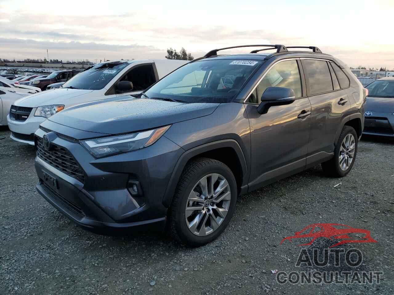 TOYOTA RAV4 2023 - JTMA1RFV5PD097109