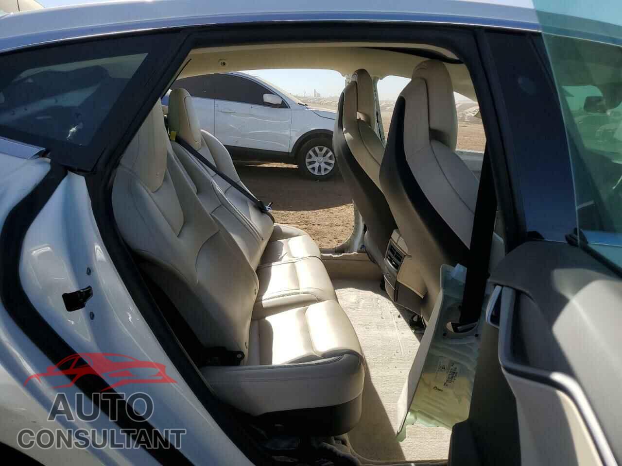 TESLA MODEL S 2018 - 5YJSA1E29JF300175