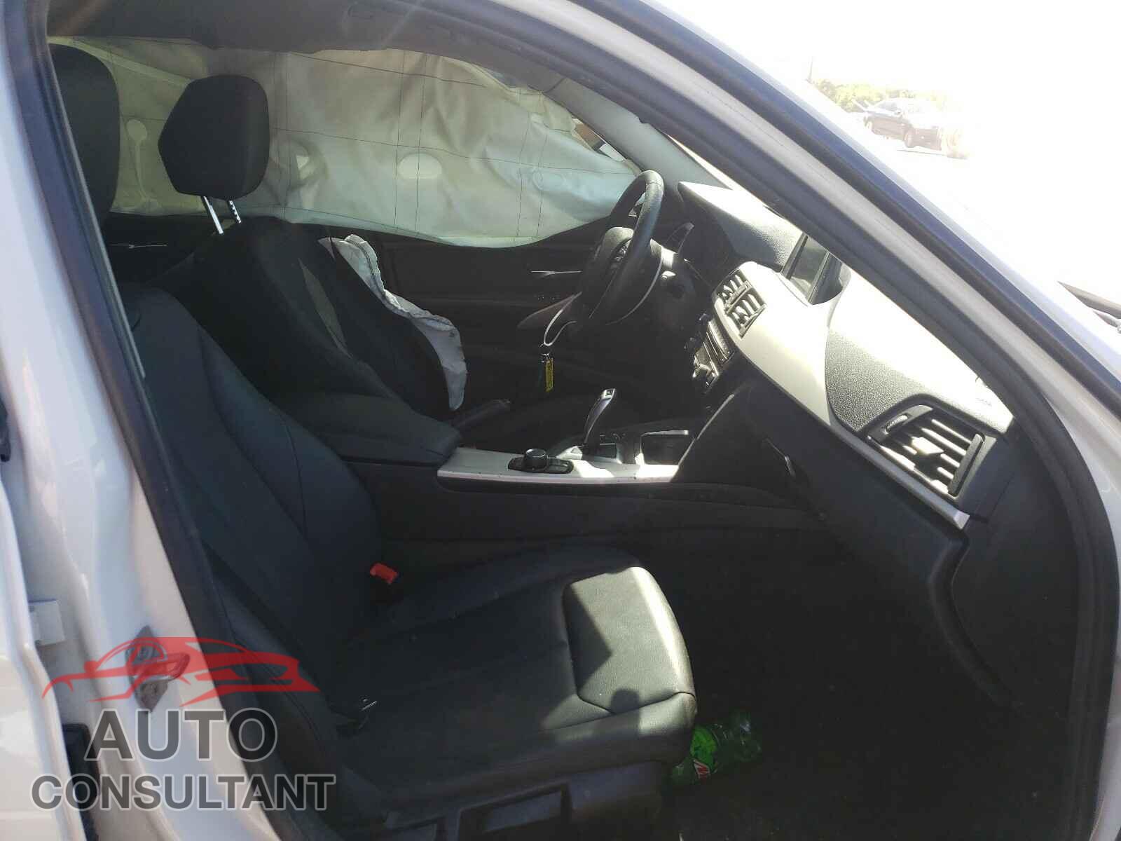 BMW 3 SERIES 2016 - WBA8E1G55GNT38290
