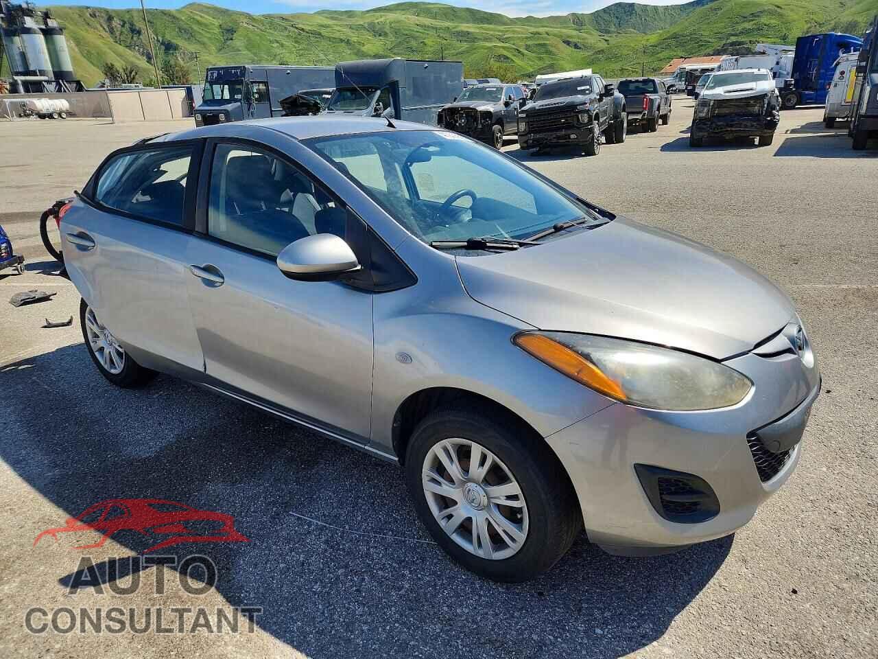 MAZDA 2 2013 - JM1DE1KY3D0161721