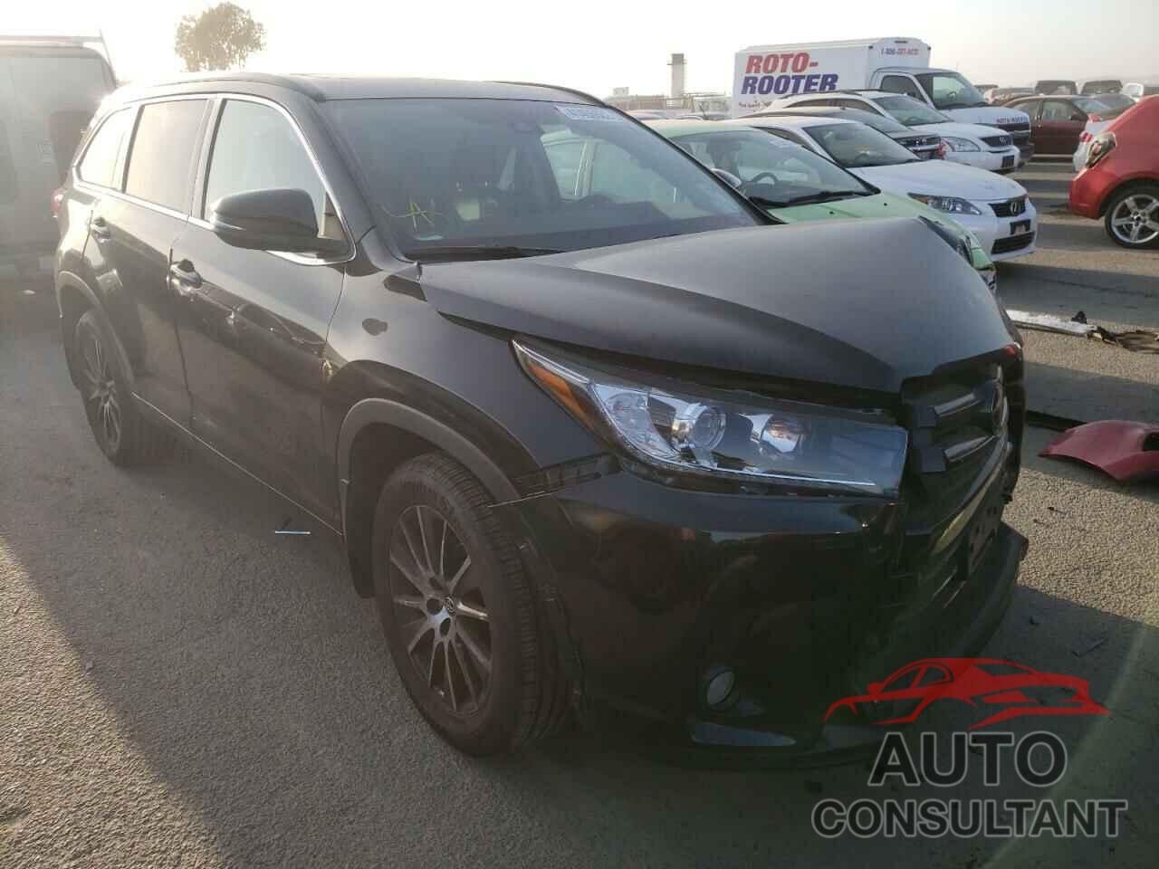 TOYOTA HIGHLANDER 2018 - 5TDJZRFHXJS862328