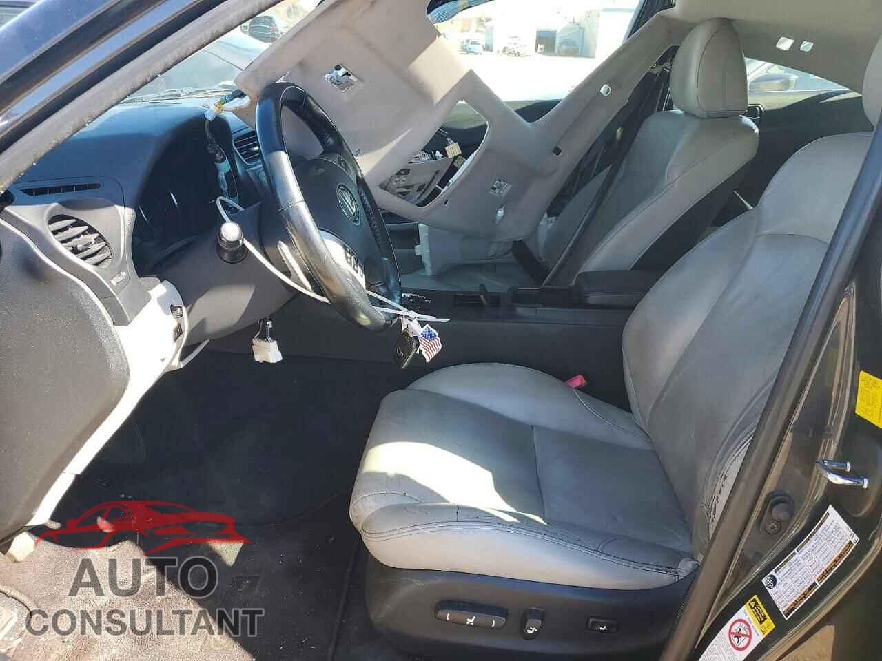 LEXUS IS 2011 - JTHCF5C28B5046878