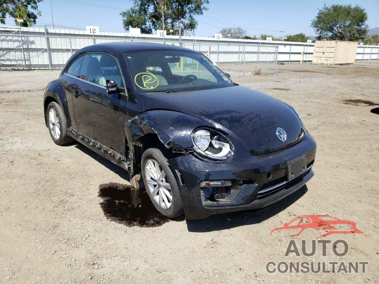 VOLKSWAGEN BEETLE 2018 - 3VWJD7AT5JM708055