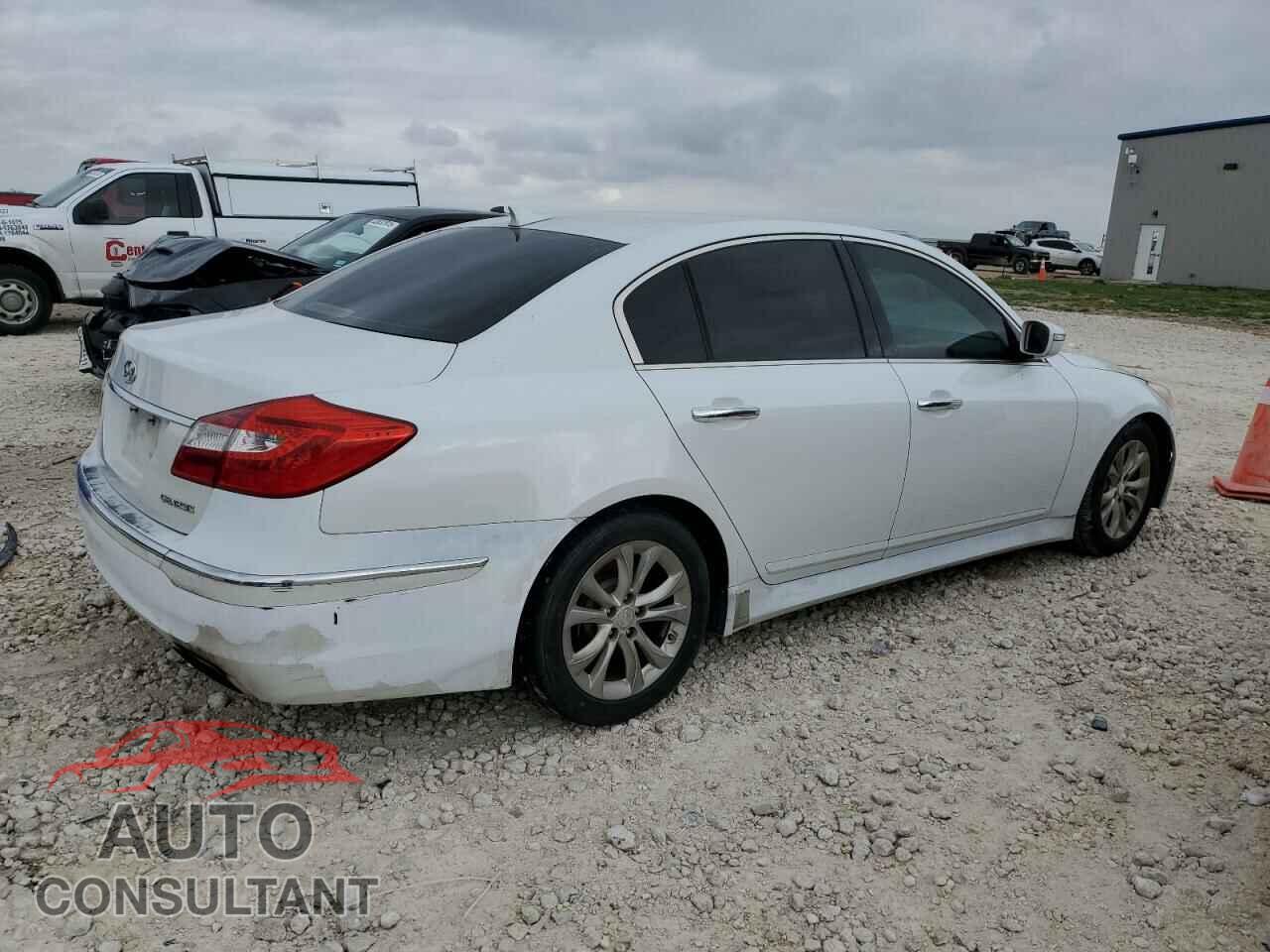 HYUNDAI GENESIS 2013 - KMHGC4DD1DU245748
