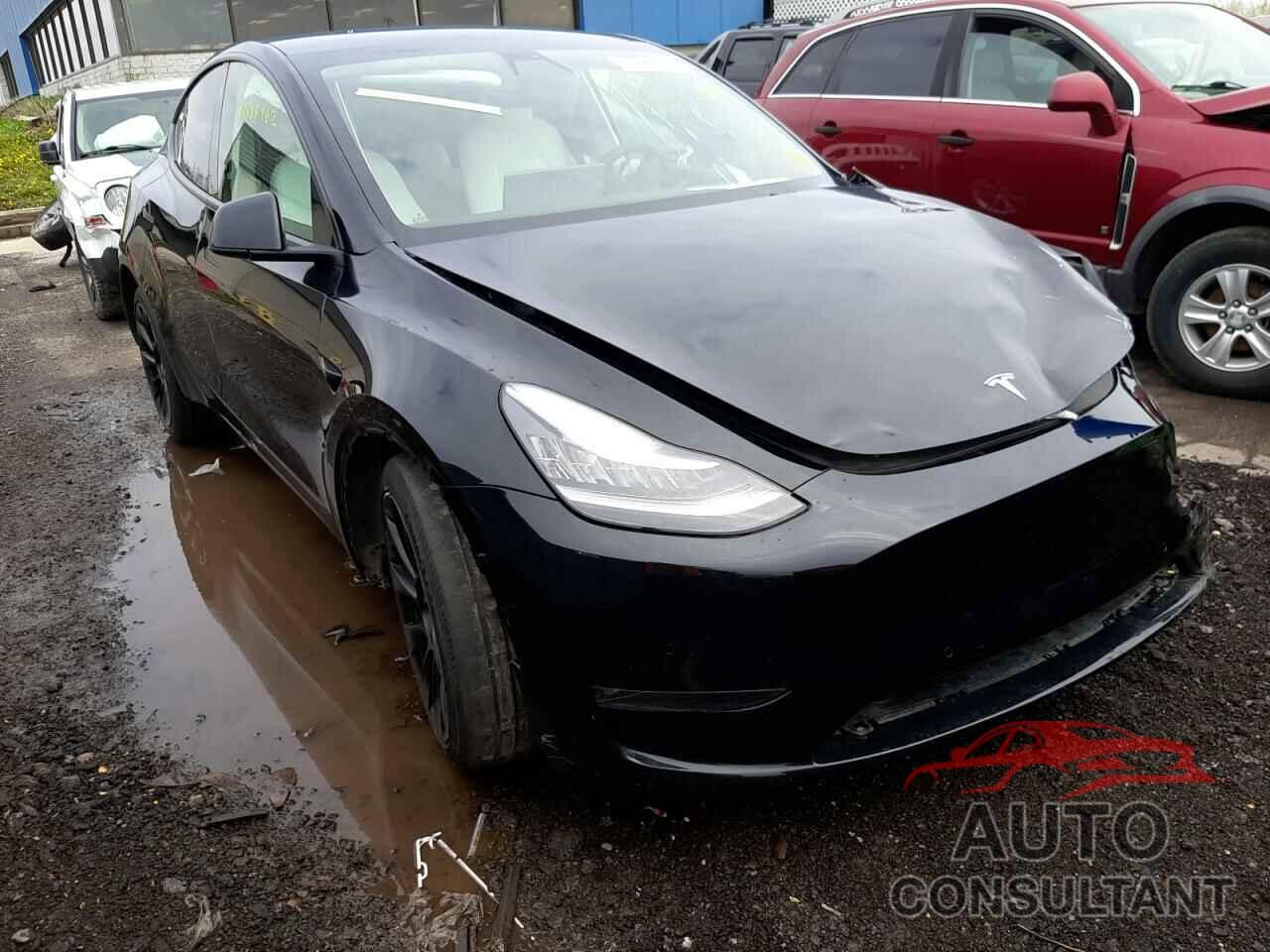 TESLA MODEL Y 2021 - 5YJYGDEE8MF141576