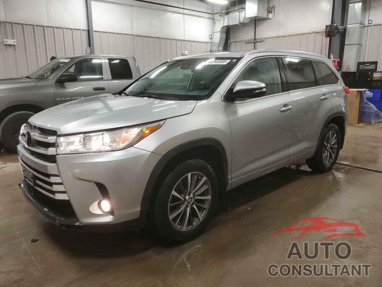 TOYOTA HIGHLANDER 2018 - 5TDJZRFH3JS555082