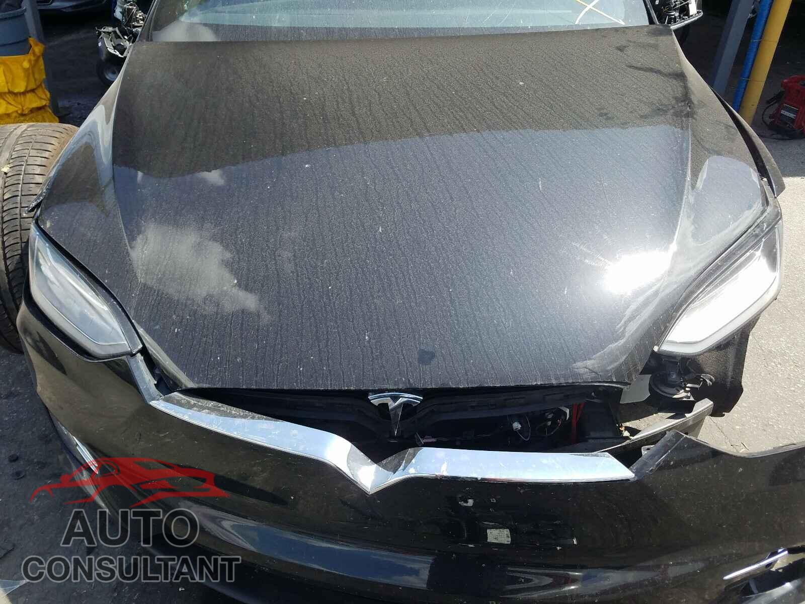 TESLA MODEL X 2017 - 5YJXCBE22HF049340