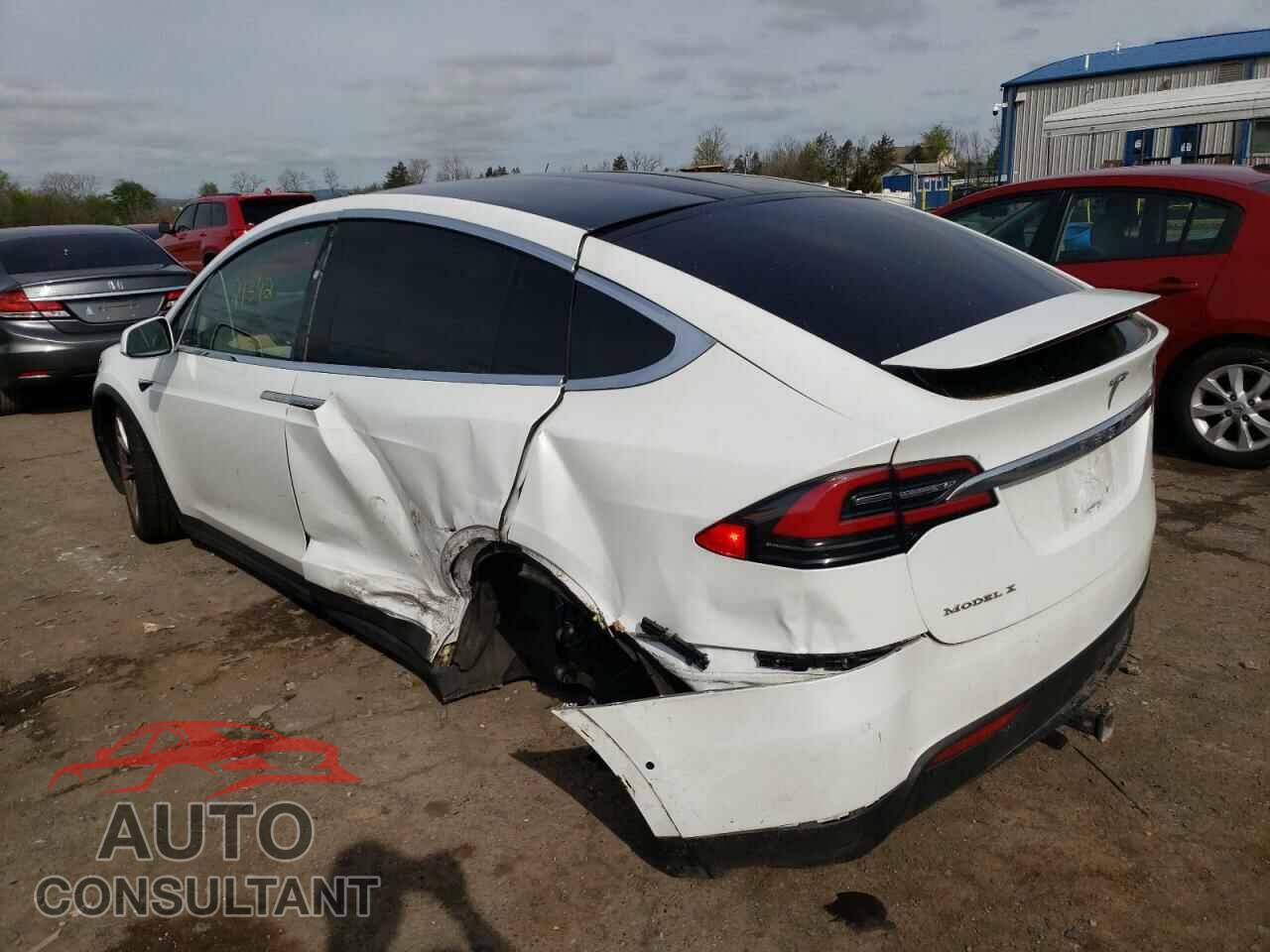 TESLA MODEL X 2018 - 5YJXCBE21JF116810