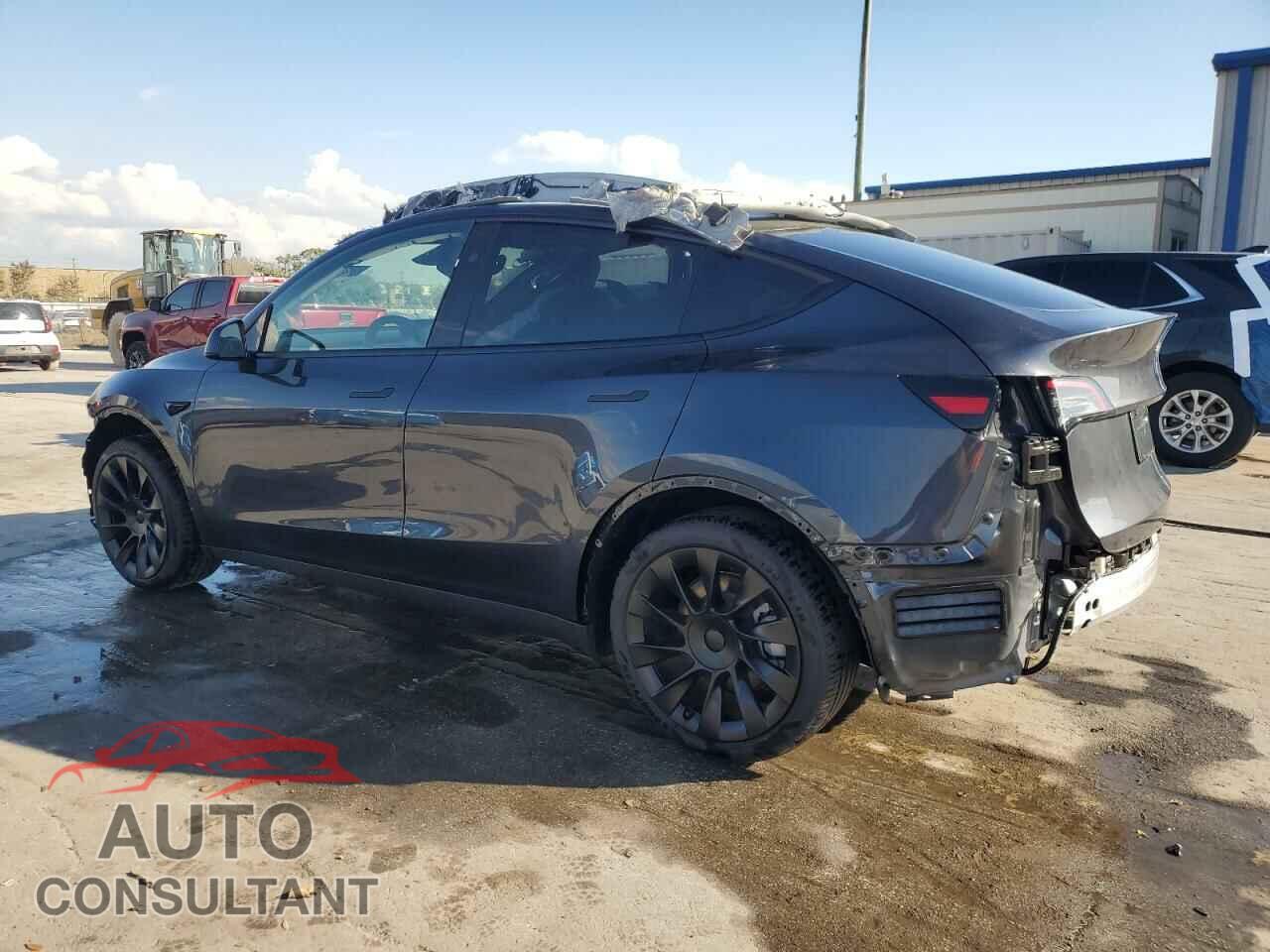 TESLA MODEL Y 2024 - 7SAYGDED3RF056646