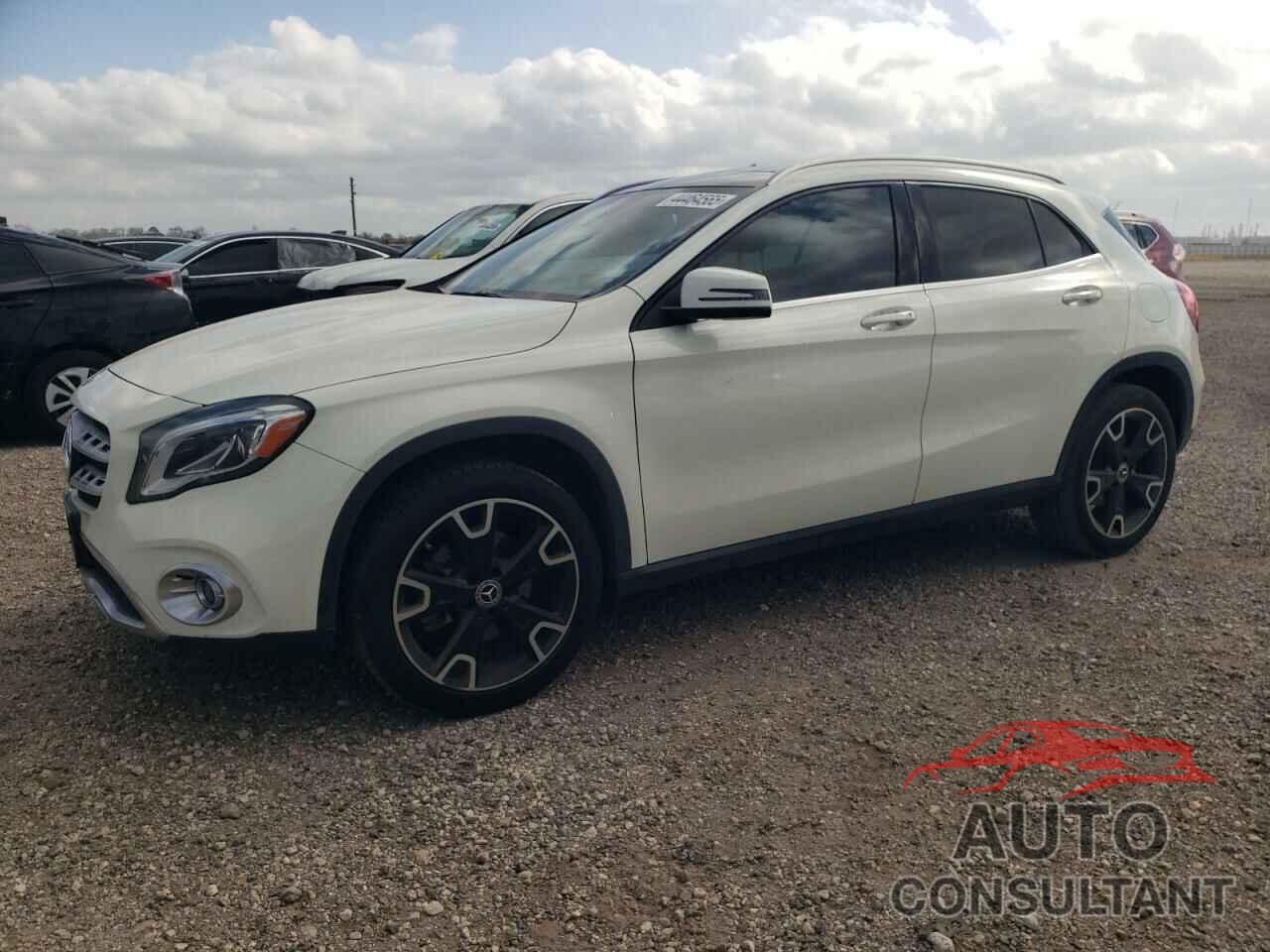 MERCEDES-BENZ GLA-CLASS 2018 - WDCTG4EB5JJ418540