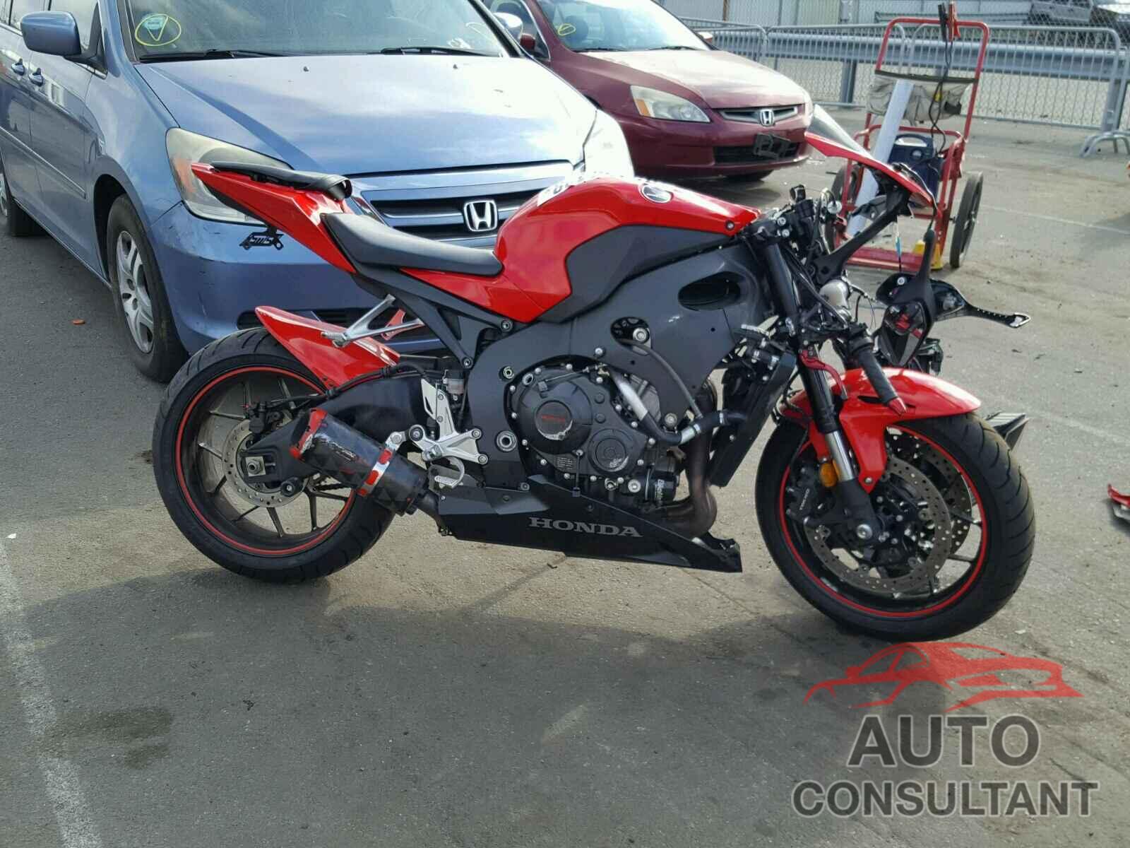 HONDA CBR1000 RR 2015 - JH2SC5958FK700123