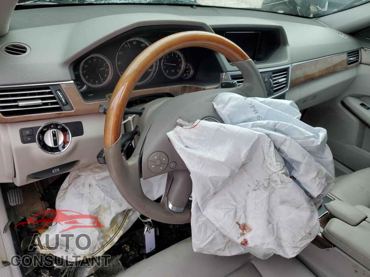 MERCEDES-BENZ E-CLASS 2010 - WDDHF5GB2AA208940