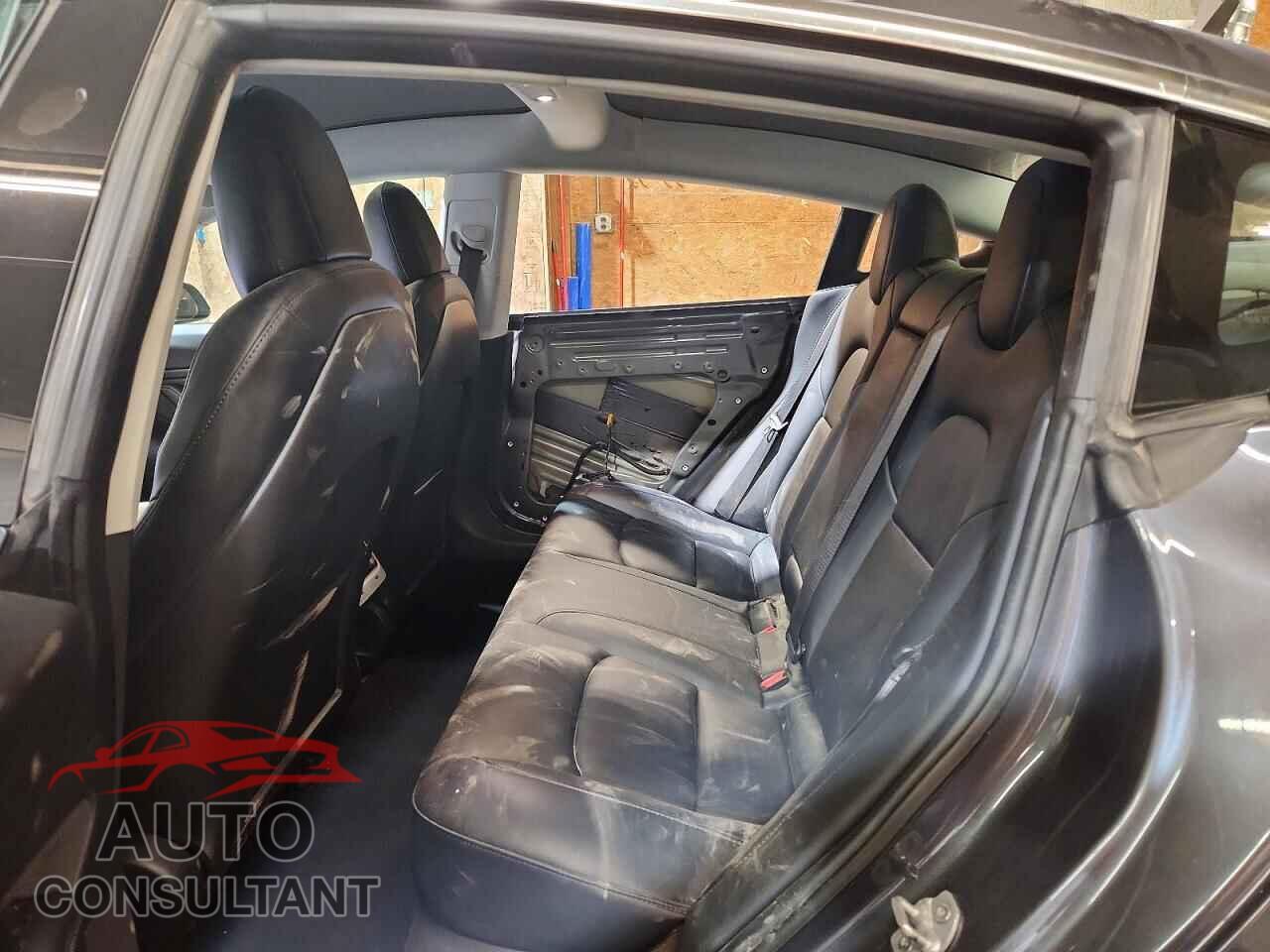 TESLA MODEL 3 2018 - 5YJ3E1EA2JF123615