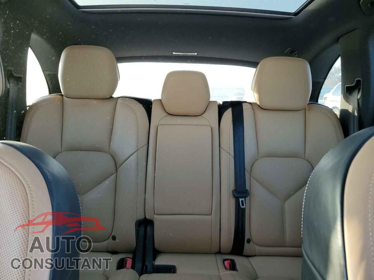 PORSCHE CAYENNE 2016 - WP1AA2A29GLA08683