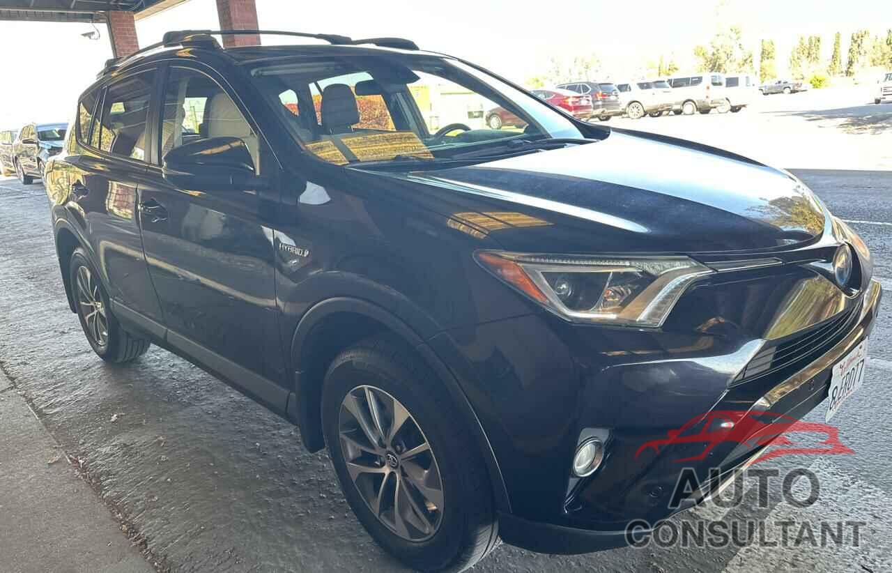 TOYOTA RAV4 2017 - JTMRJREV5HD069574