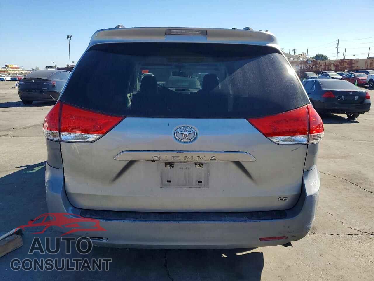 TOYOTA SIENNA 2013 - 5TDKK3DC8DS366171