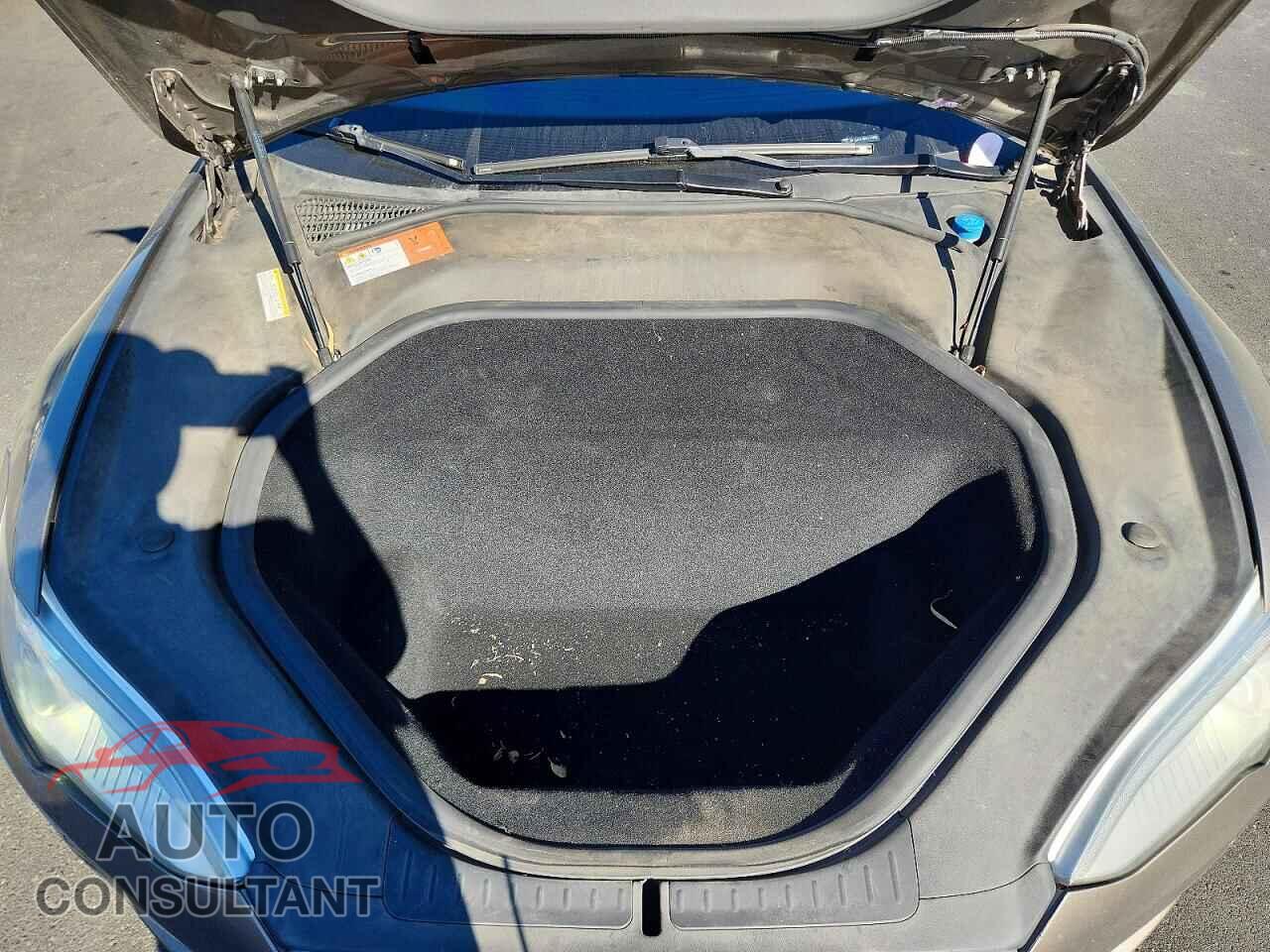 TESLA MODEL S 2015 - 5YJSA1E40FF114985