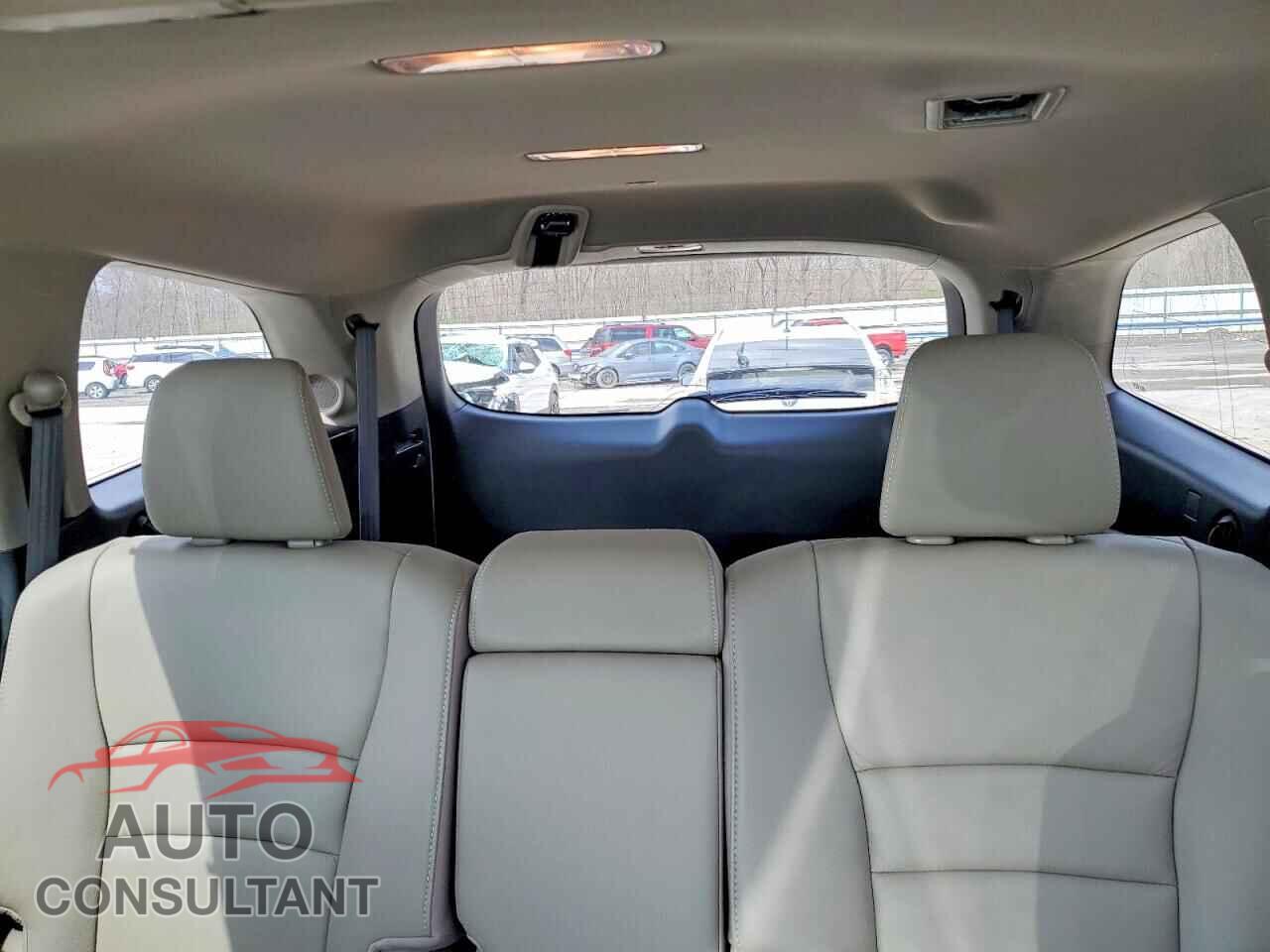 HONDA PILOT 2017 - 5FNYF6H97HB073516