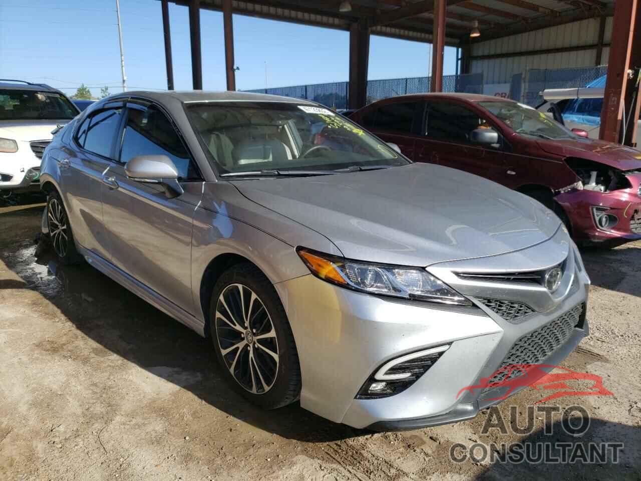 TOYOTA CAMRY 2018 - 4T1B11HK2JU638046
