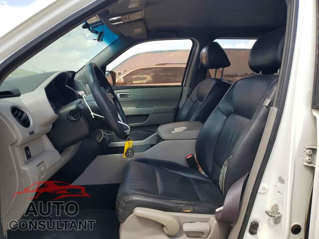 HONDA PILOT 2015 - 5FNYF3H24FB032405