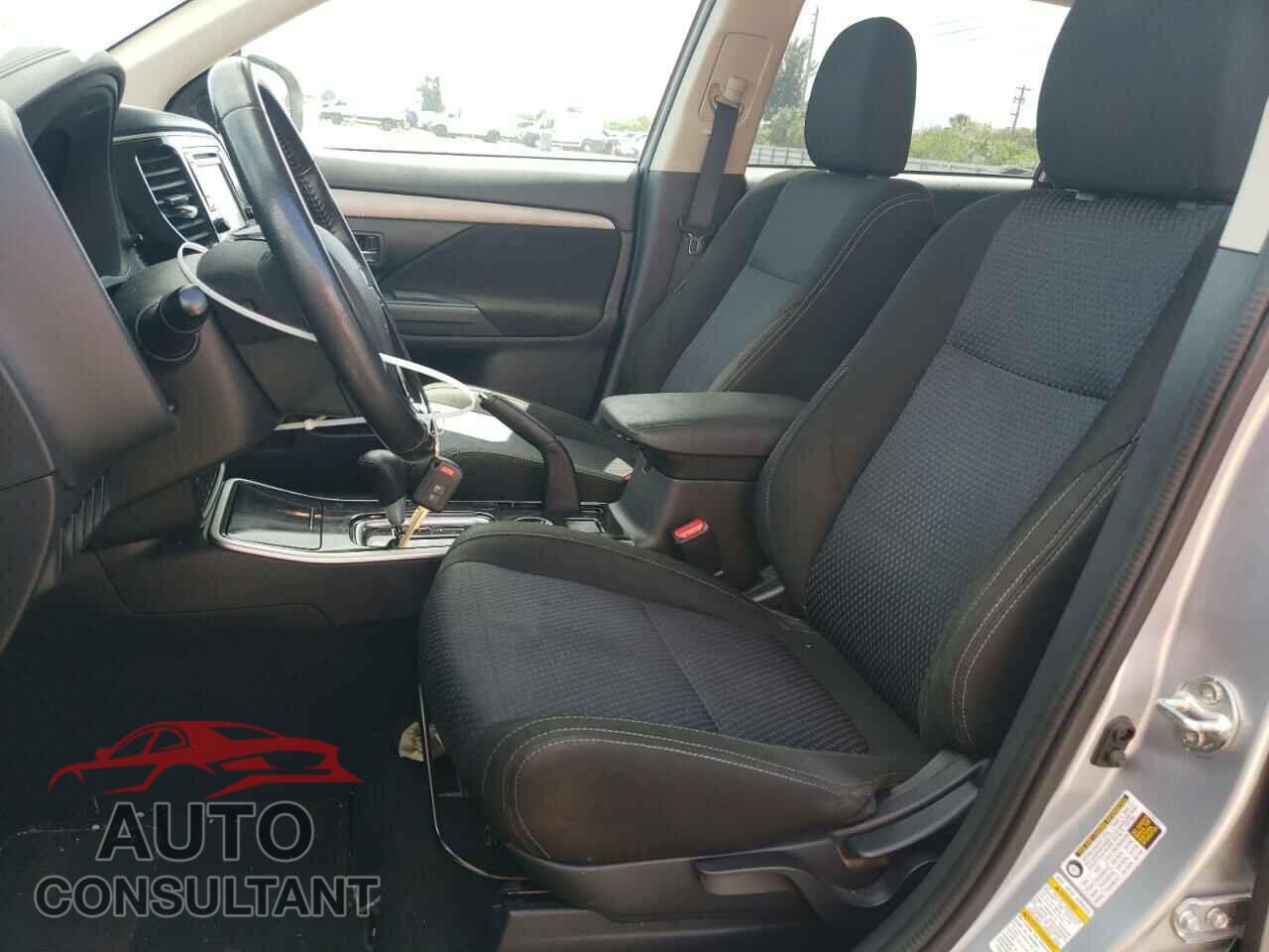 MITSUBISHI OUTLANDER 2017 - JA4AD2A39HZ015224