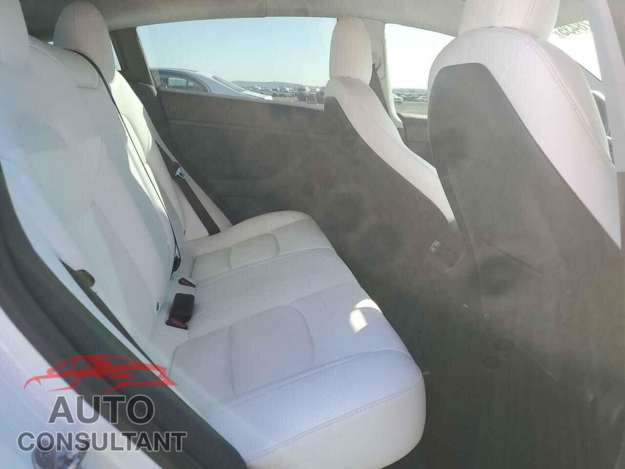 TESLA MODEL 3 2021 - 5YJ3E1EA6MF995221