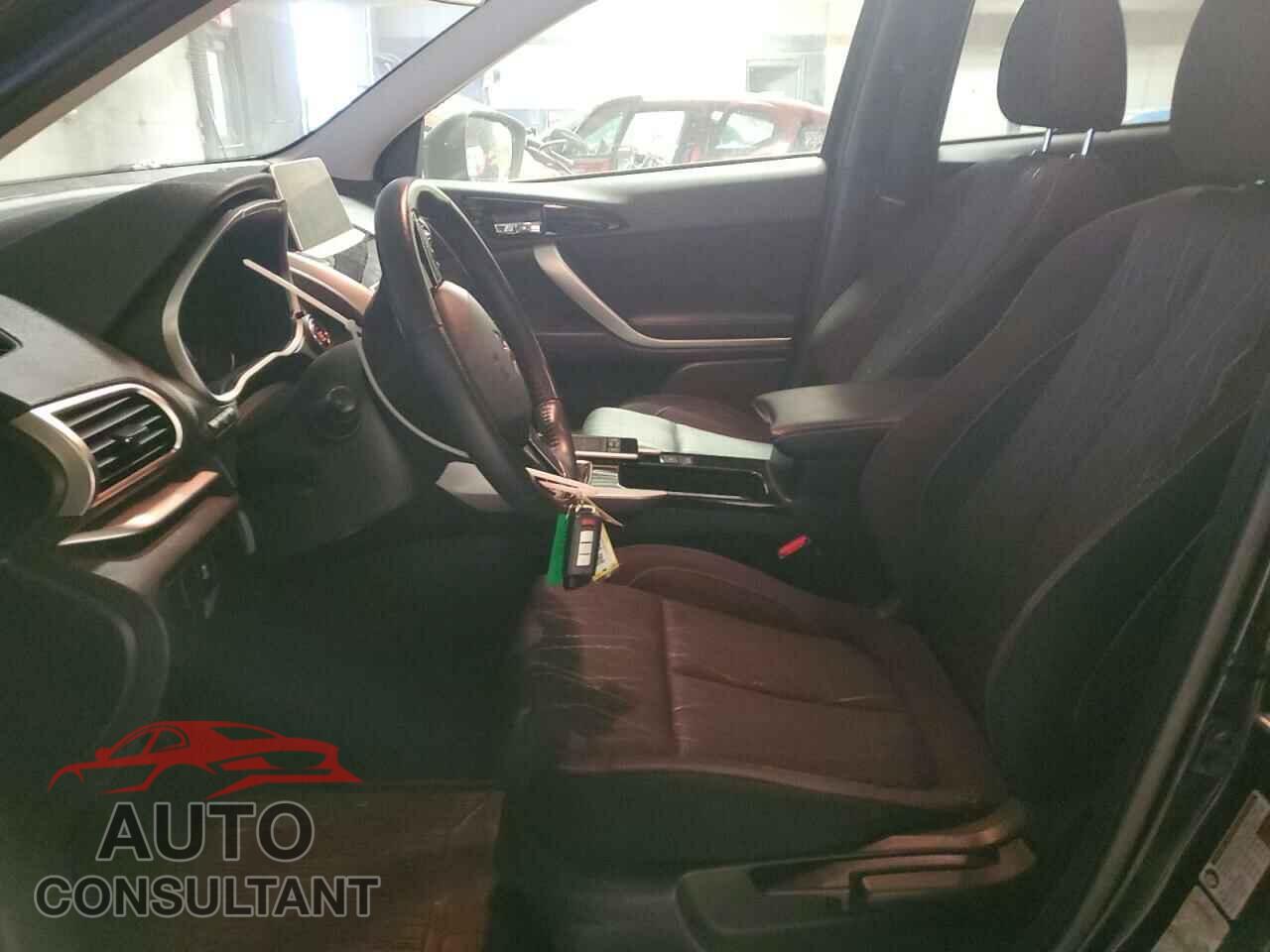 MITSUBISHI ECLIPSE 2018 - JA4AT5AA2JZ061941
