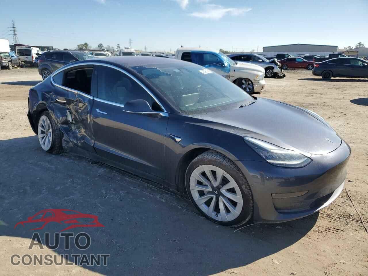 TESLA MODEL 3 2018 - 5YJ3E1EB4JF121180