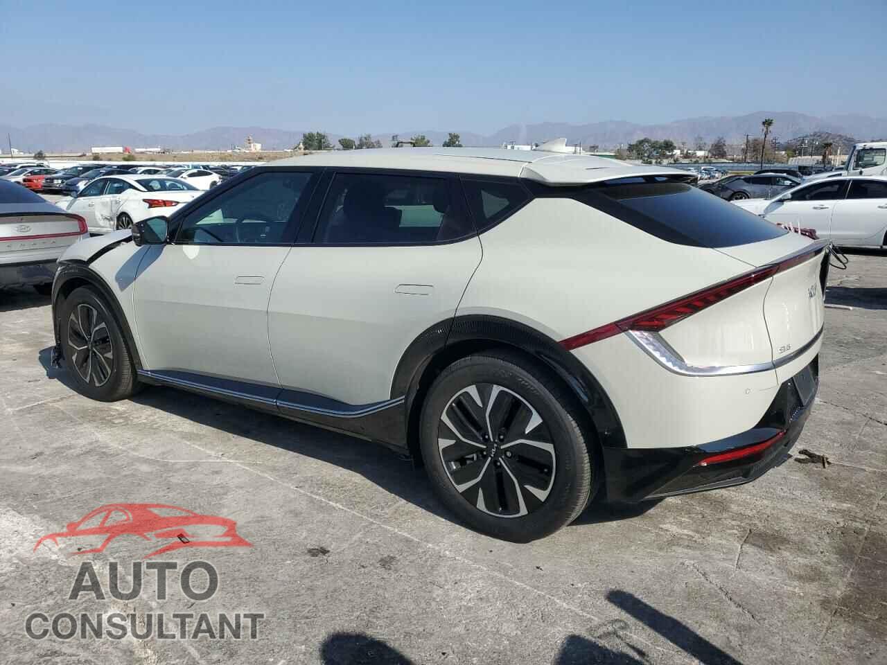 KIA EV6 LIGHT 2023 - KNDC34LA2P5114076