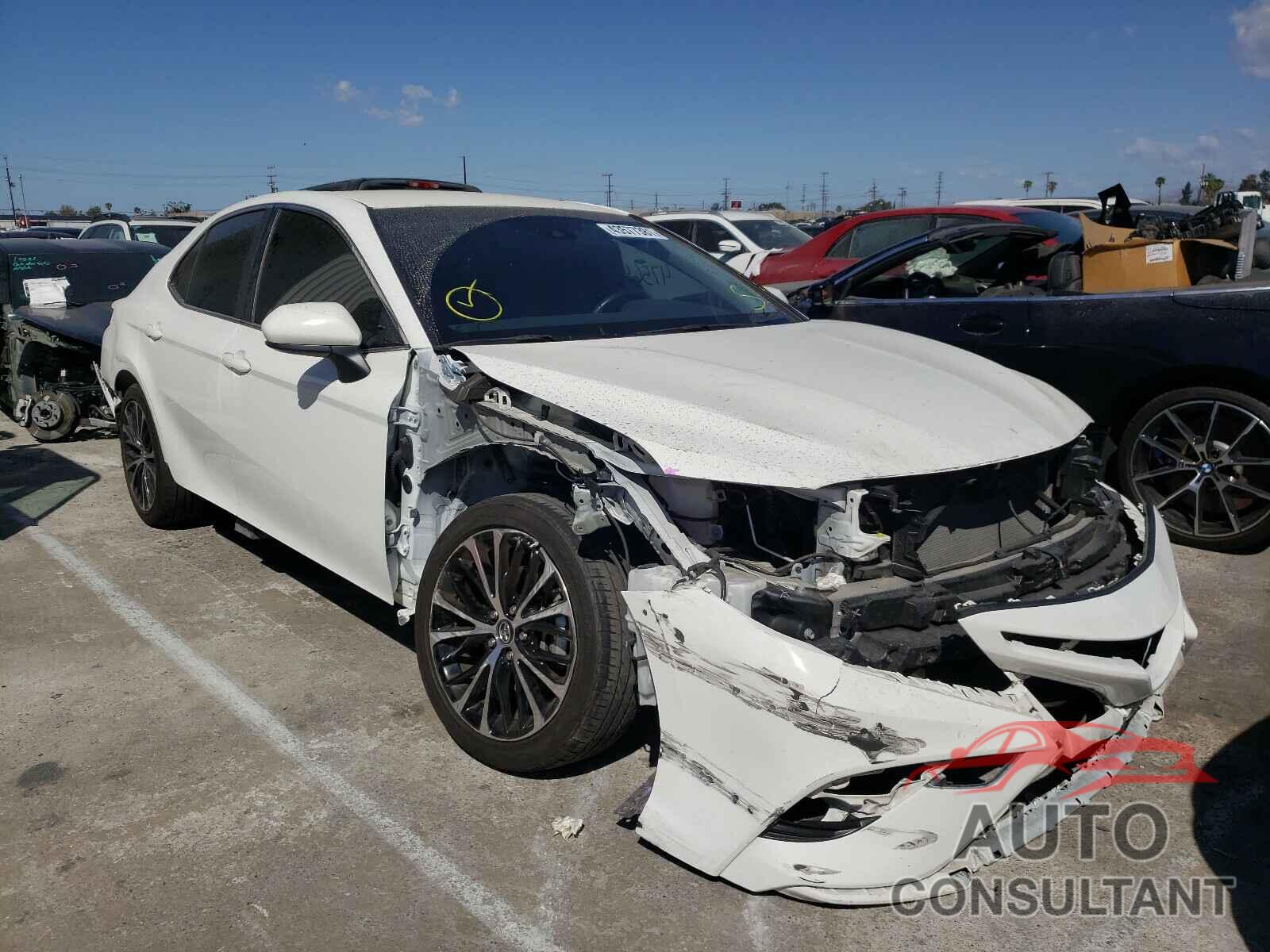 TOYOTA CAMRY 2018 - JTNB11HK3J3049996