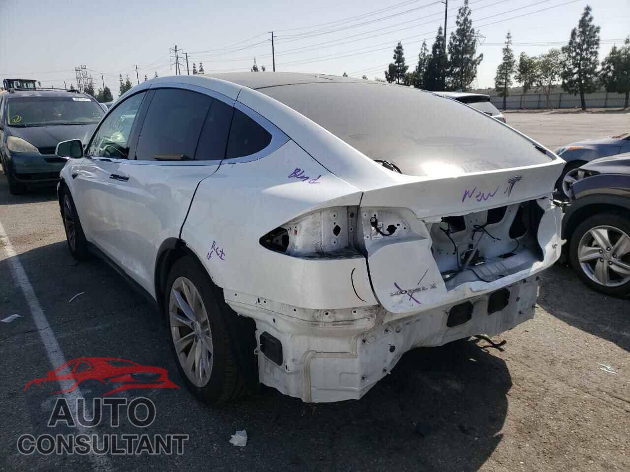 TESLA MODEL X 2018 - 5YJXCBE2XJF104557