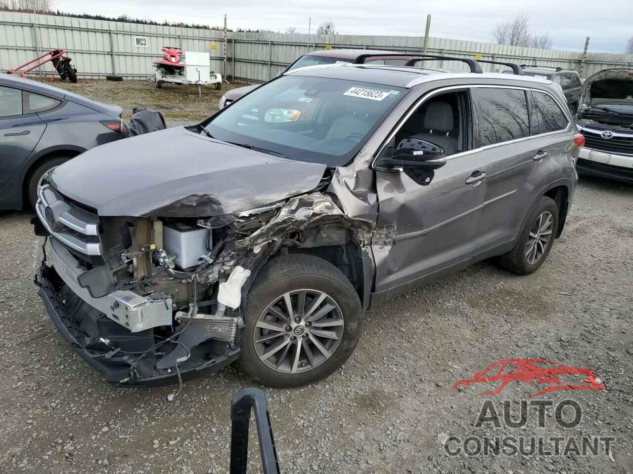 TOYOTA HIGHLANDER 2019 - 5TDJZRFH9KS589898