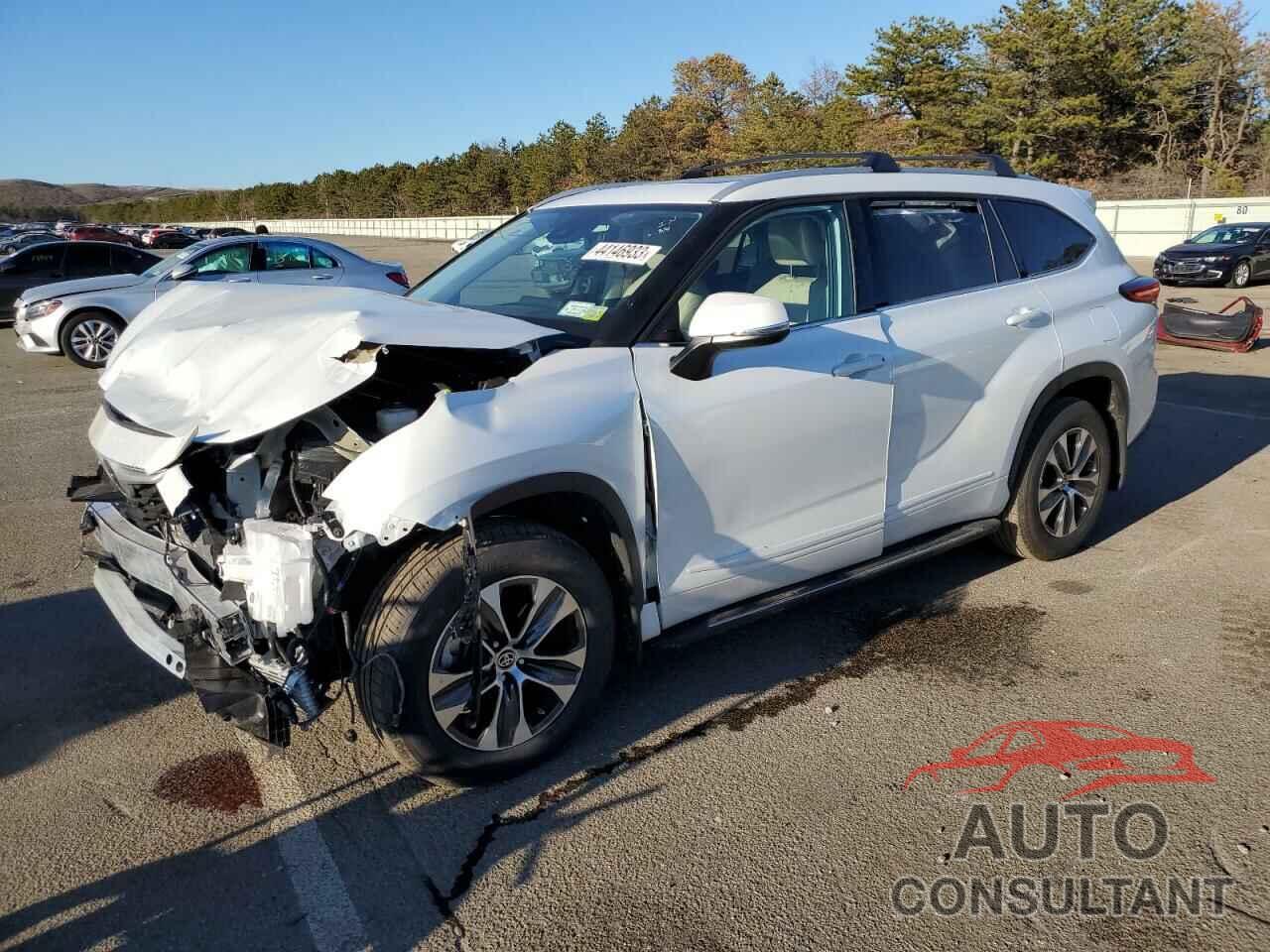 TOYOTA HIGHLANDER 2022 - 5TDHZRBH0NS588180