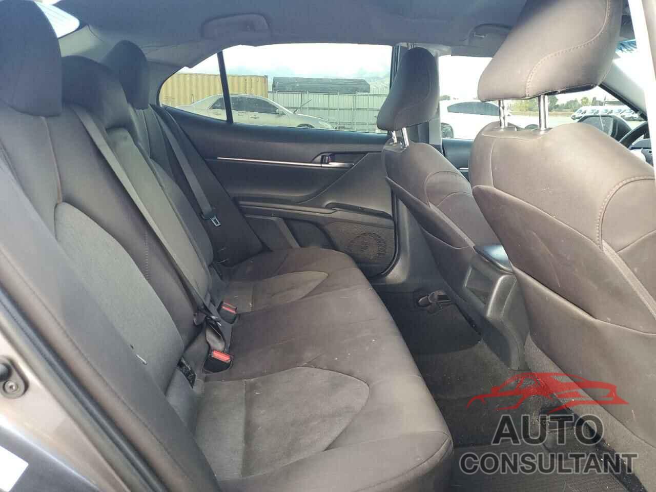 TOYOTA CAMRY 2018 - 4T1B11HK5JU126510