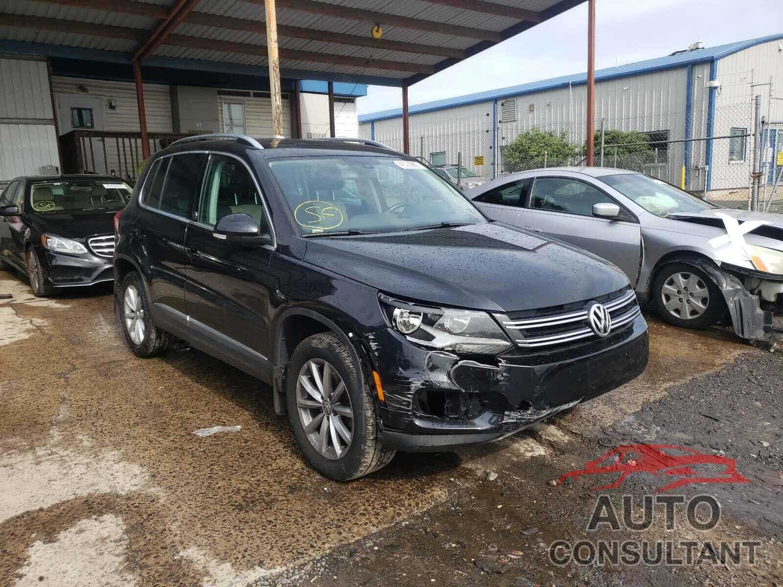 VOLKSWAGEN TIGUAN 2017 - WVGSV7AX7HW500479