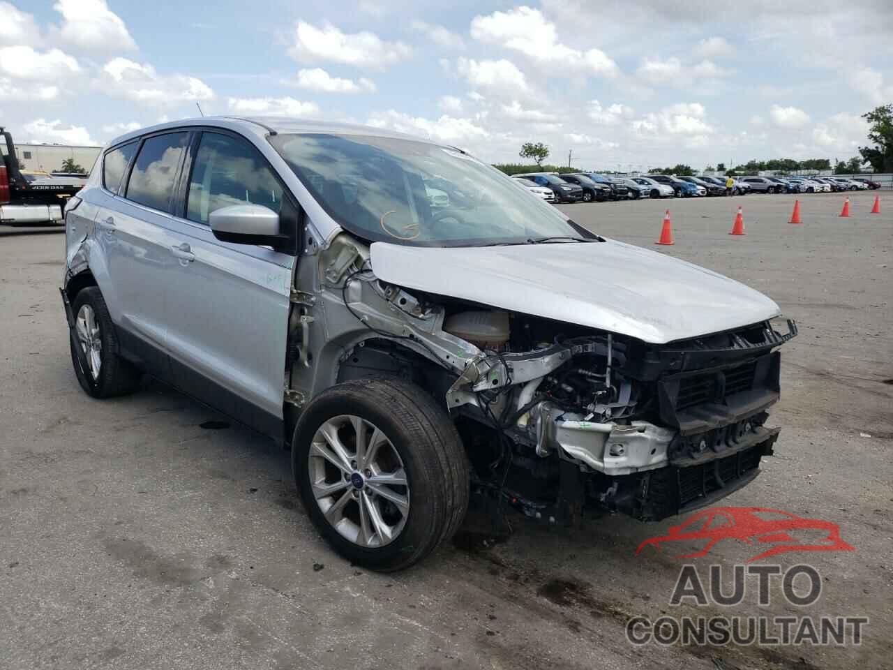FORD ESCAPE 2017 - 1FMCU0GD9HUD05068