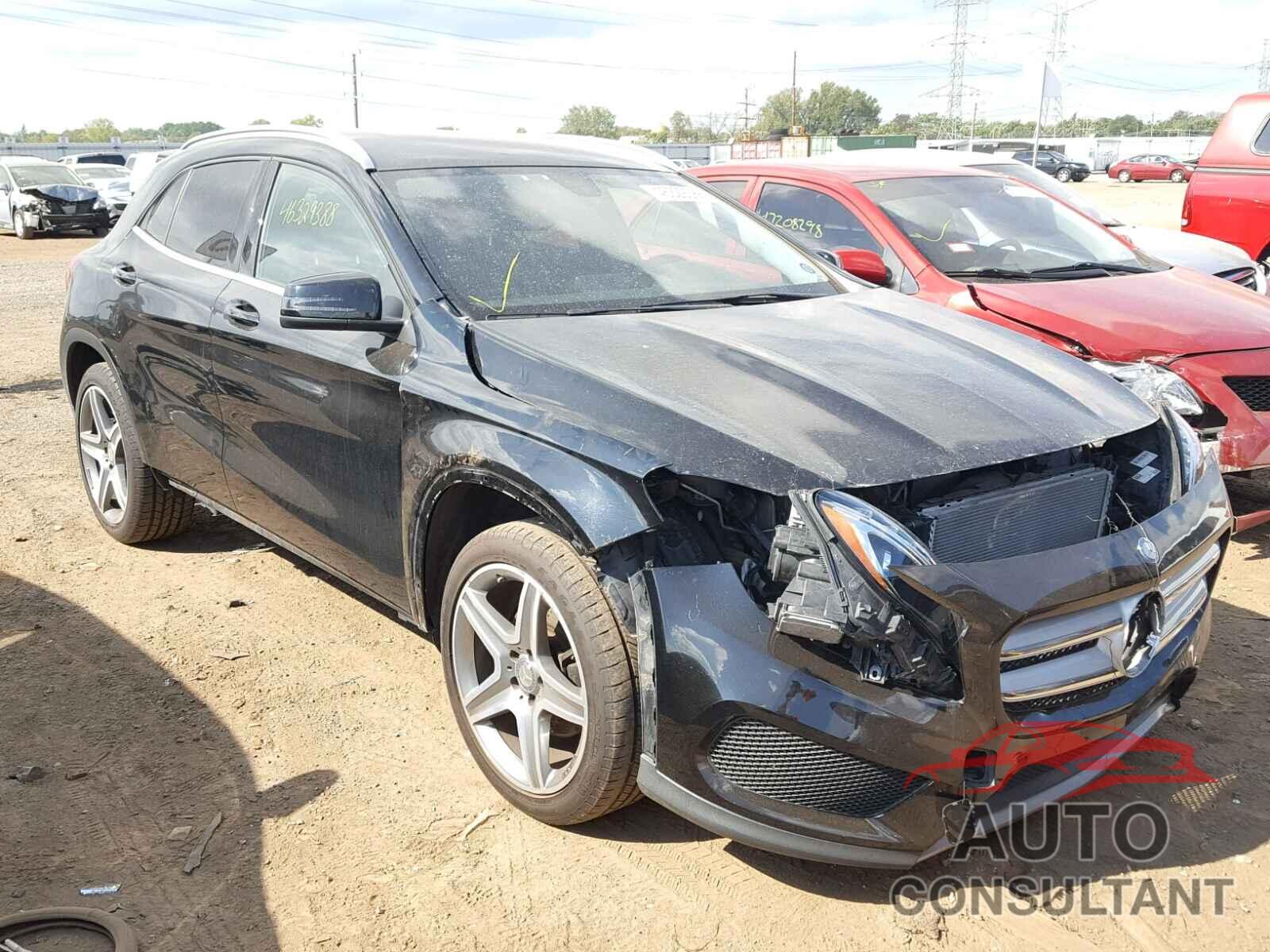 MERCEDES-BENZ GLA 250 4MATIC 2015 - WDCTG4GB3FJ079832