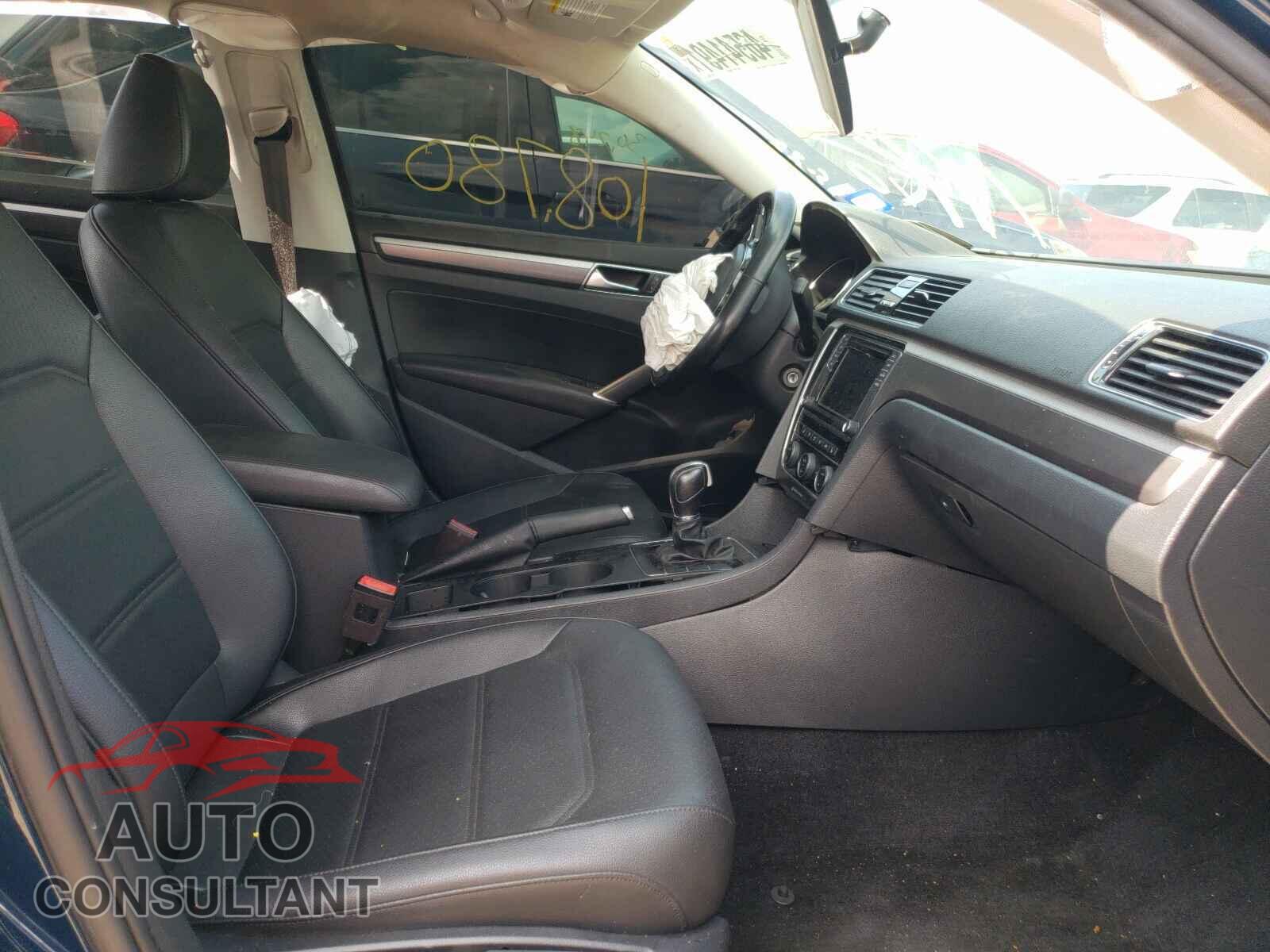 VOLKSWAGEN PASSAT 2018 - 1VWAA7A35JC034676