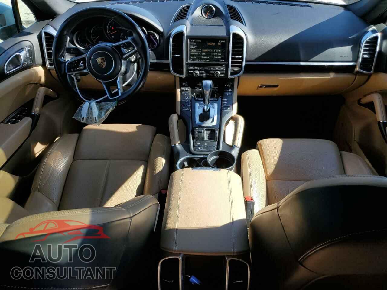 PORSCHE CAYENNE 2016 - WP1AA2A22GKA36864