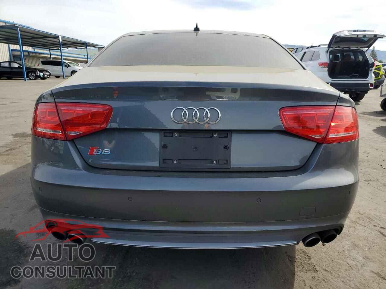 AUDI S8 2013 - WAUD2AFD0DN027409