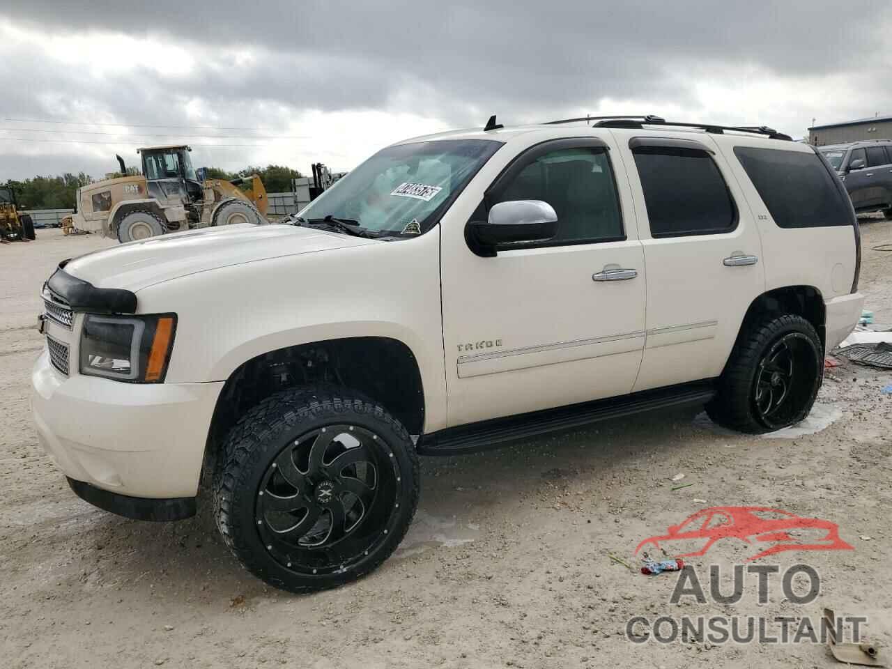 CHEVROLET TAHOE 2011 - 1GNSKCE01BR205636