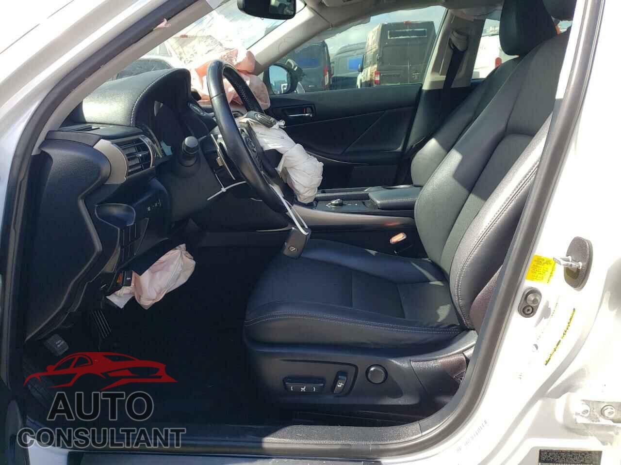 LEXUS IS 2016 - JTHBA1D2XG5038063