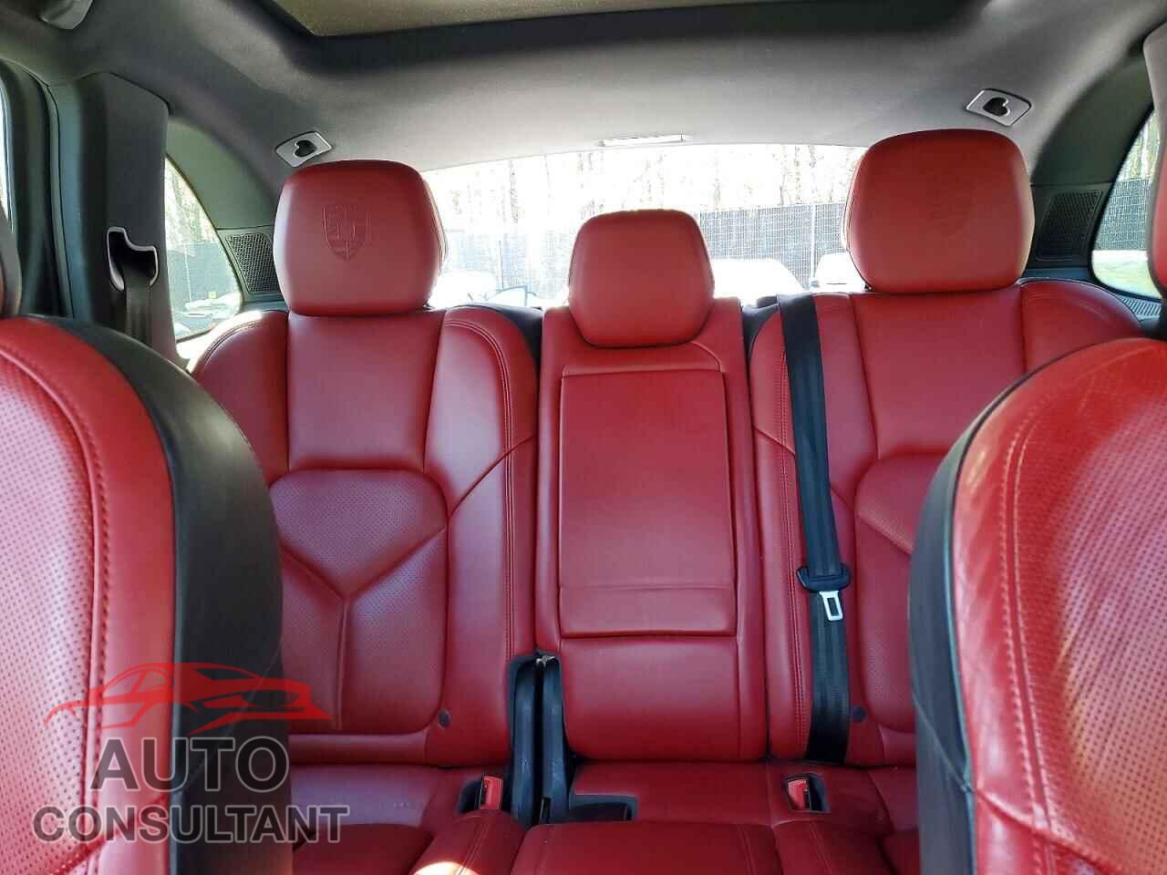 PORSCHE CAYENNE 2016 - WP1AE2A28GLA17539