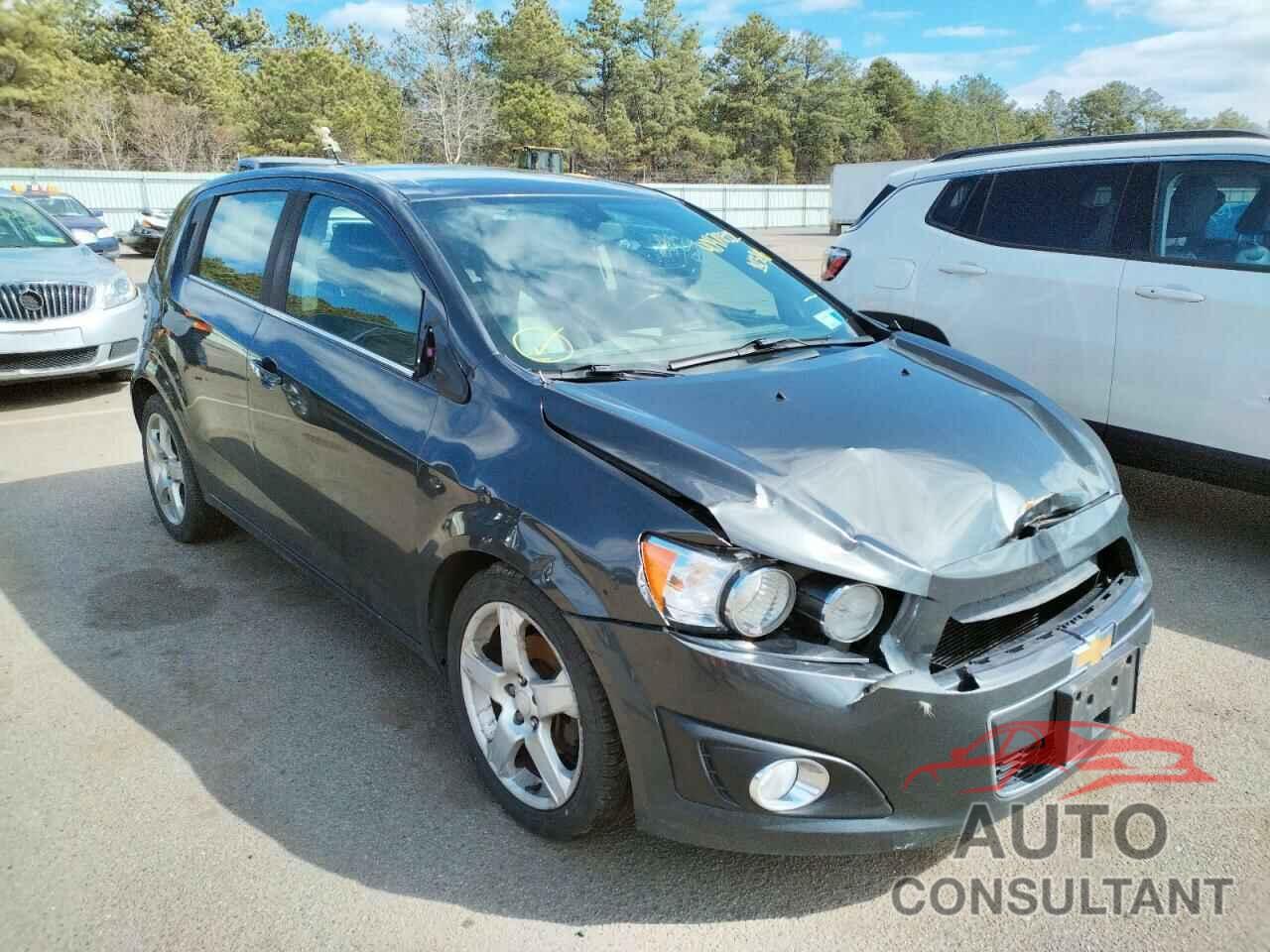 CHEVROLET SONIC 2016 - 1G1JE6SBXG4143248