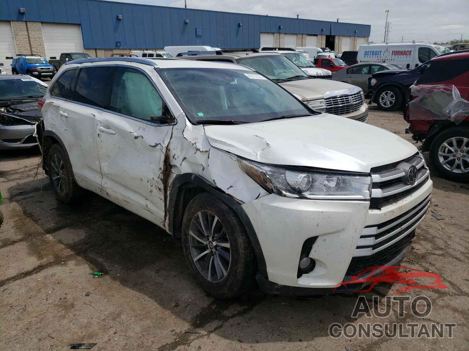 TOYOTA HIGHLANDER 2018 - 5TDJZRFH1JS823126