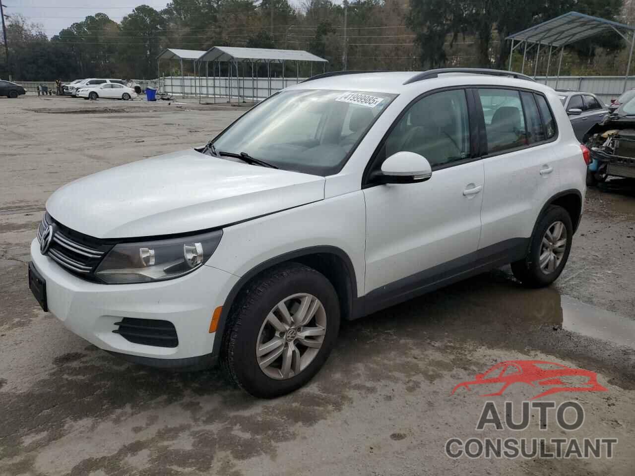 VOLKSWAGEN TIGUAN 2017 - WVGBV7AX2HK030756