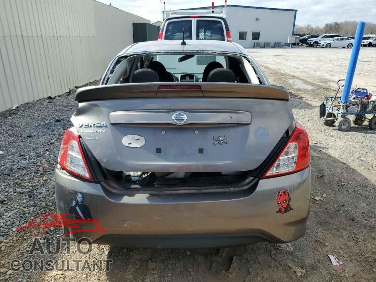 NISSAN VERSA 2017 - 3N1CN7AP7HL886337